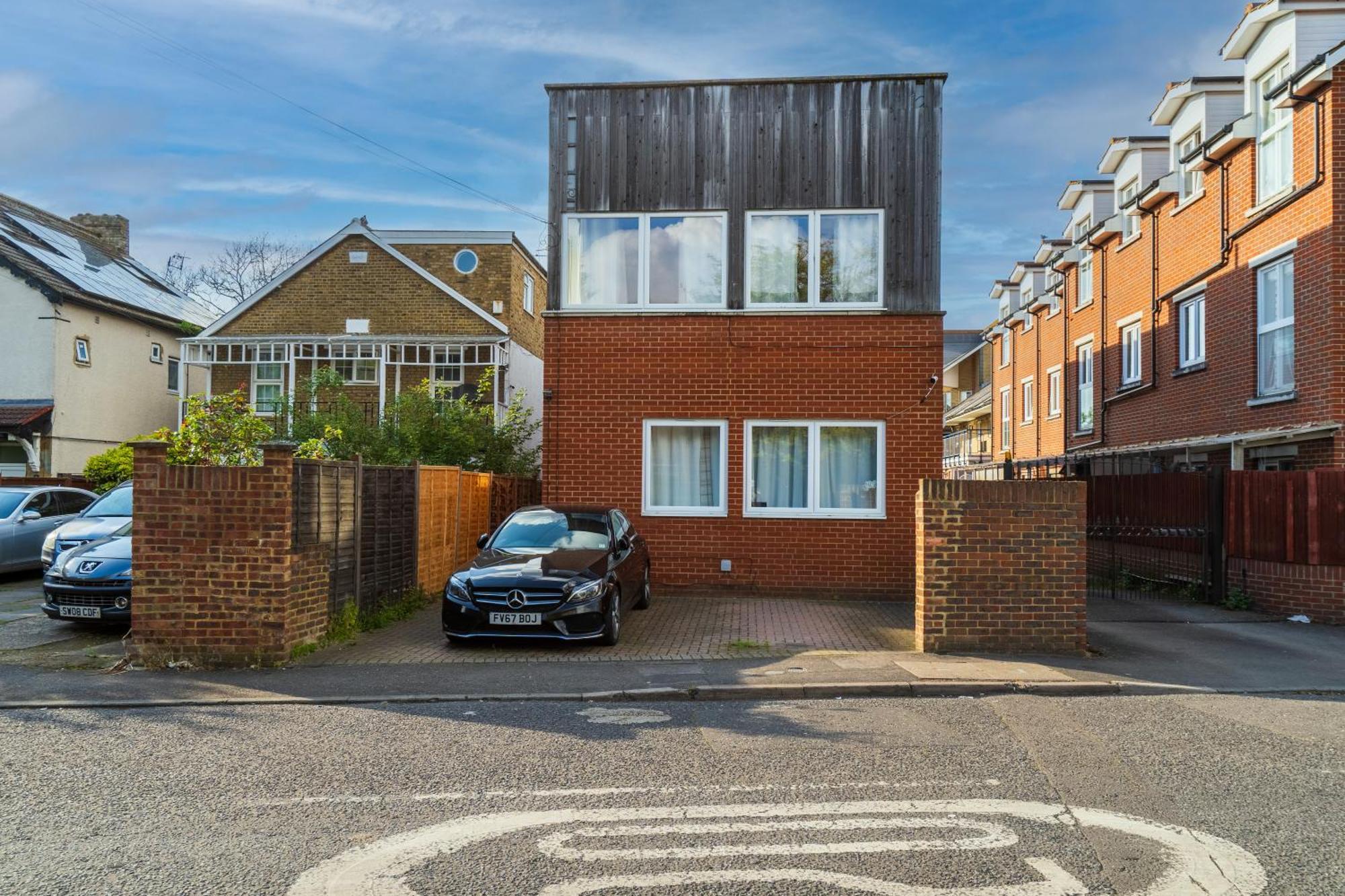 Modern 2 Bedroom Apartment In Mitcham, London Buitenkant foto