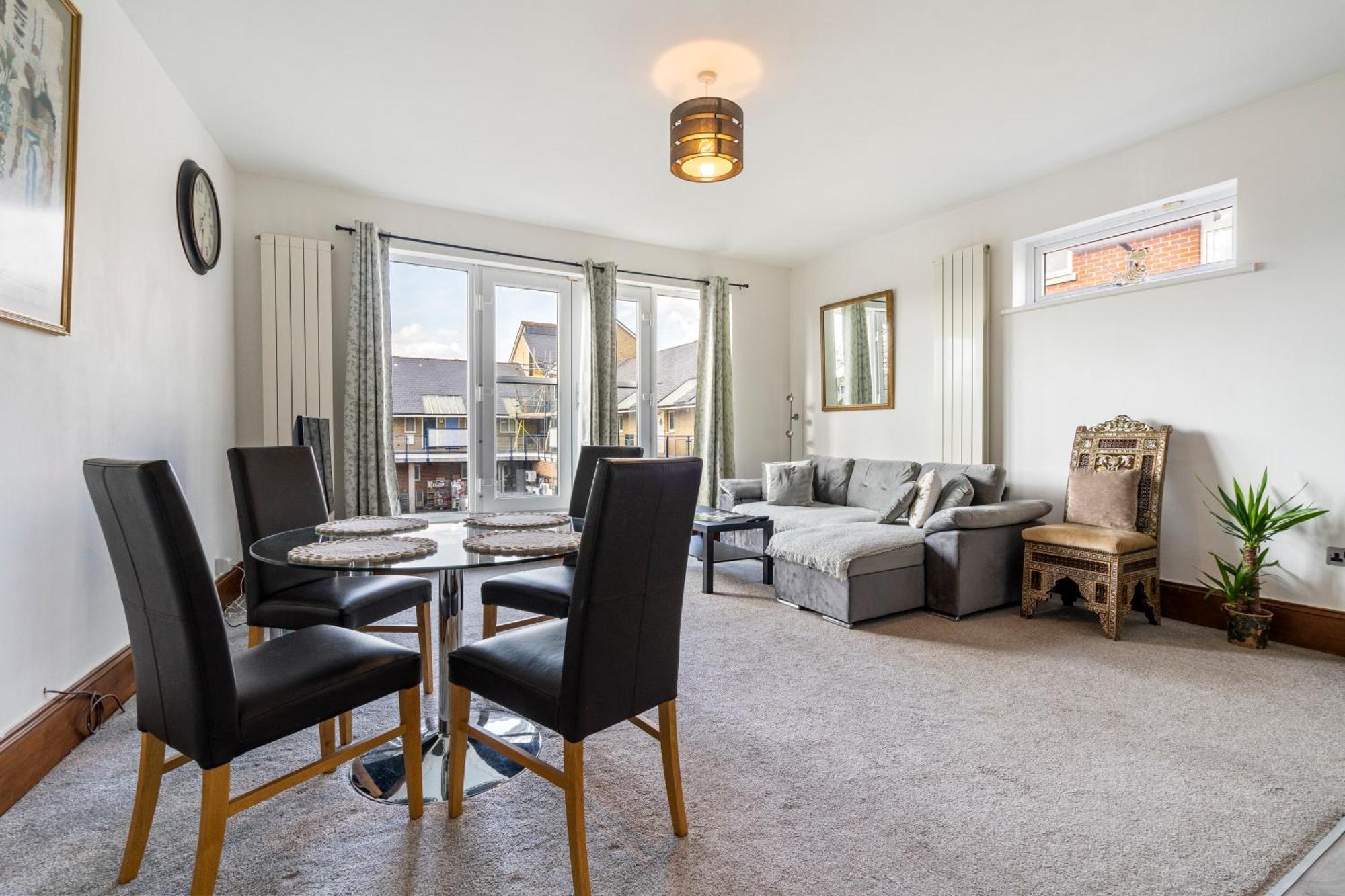 Modern 2 Bedroom Apartment In Mitcham, London Buitenkant foto
